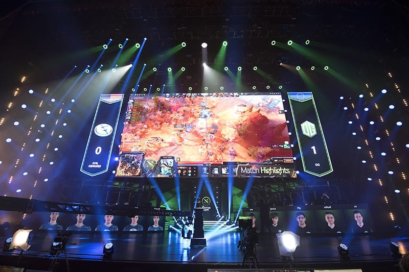 OpenAI bot beats DoTA 2 players