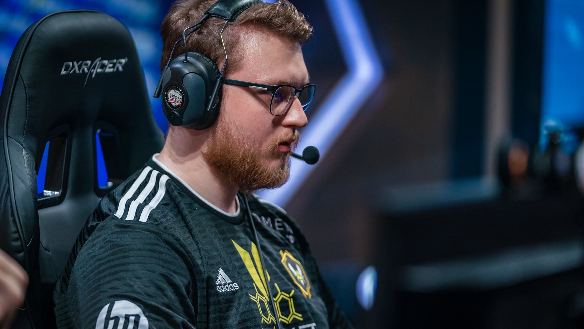 Jacktroll on his previous team Vitality. On his new team SAIM SE SuppUp him, along with Misfits Premier qualify for the EU Masters knockout stage