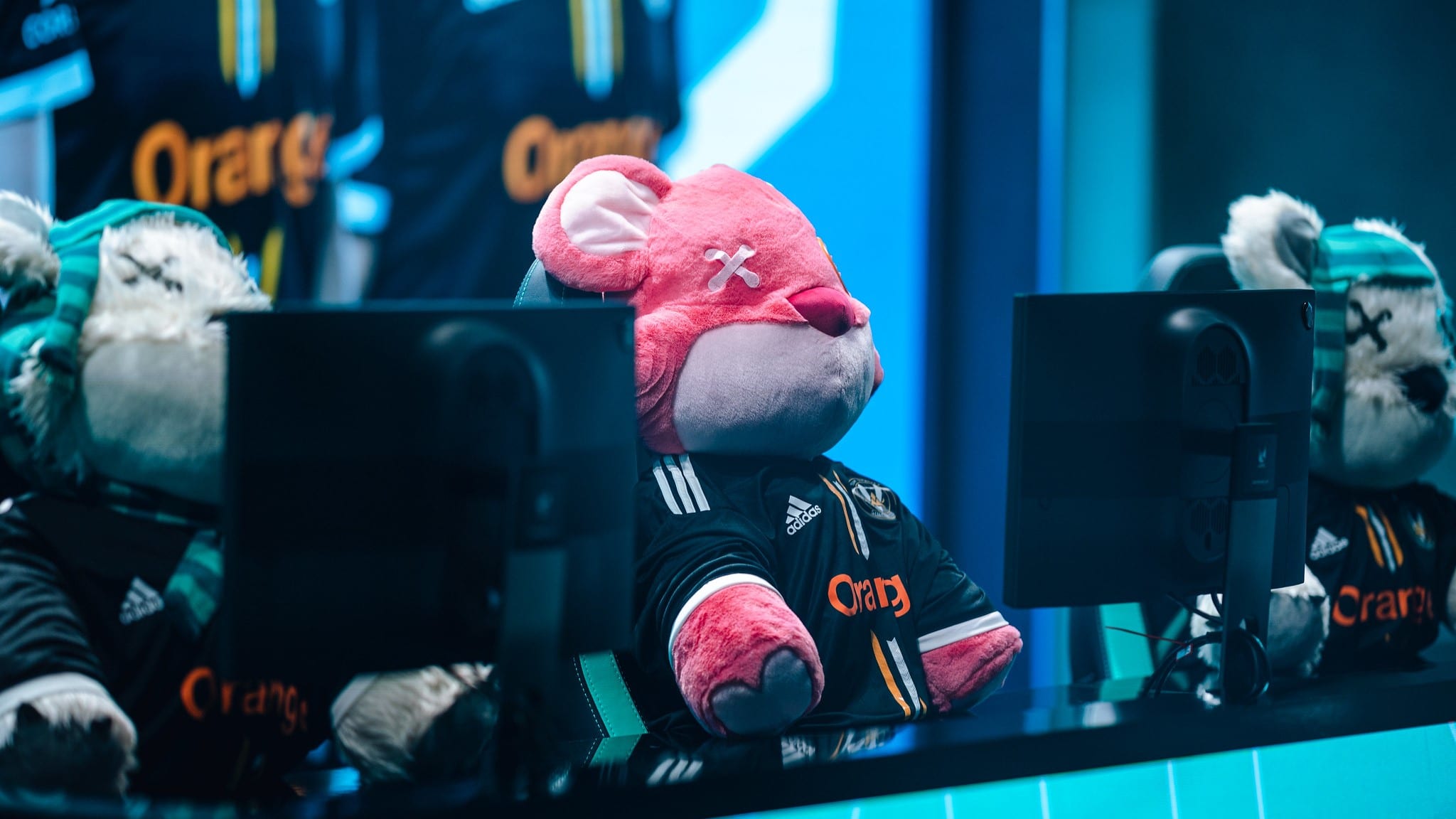 A stuffed bear sits in an LEC gaming chair instead of a player to represent BIG at EU Masters