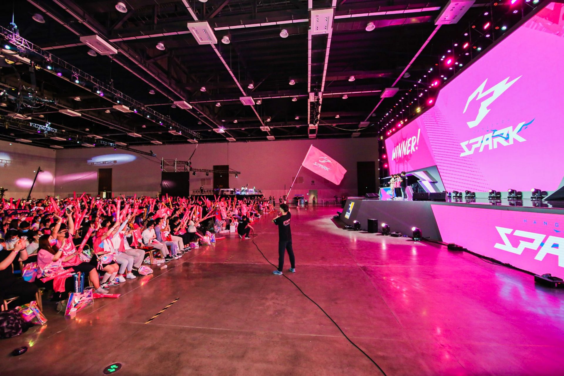 Hangzhou Spark play games live in 2021