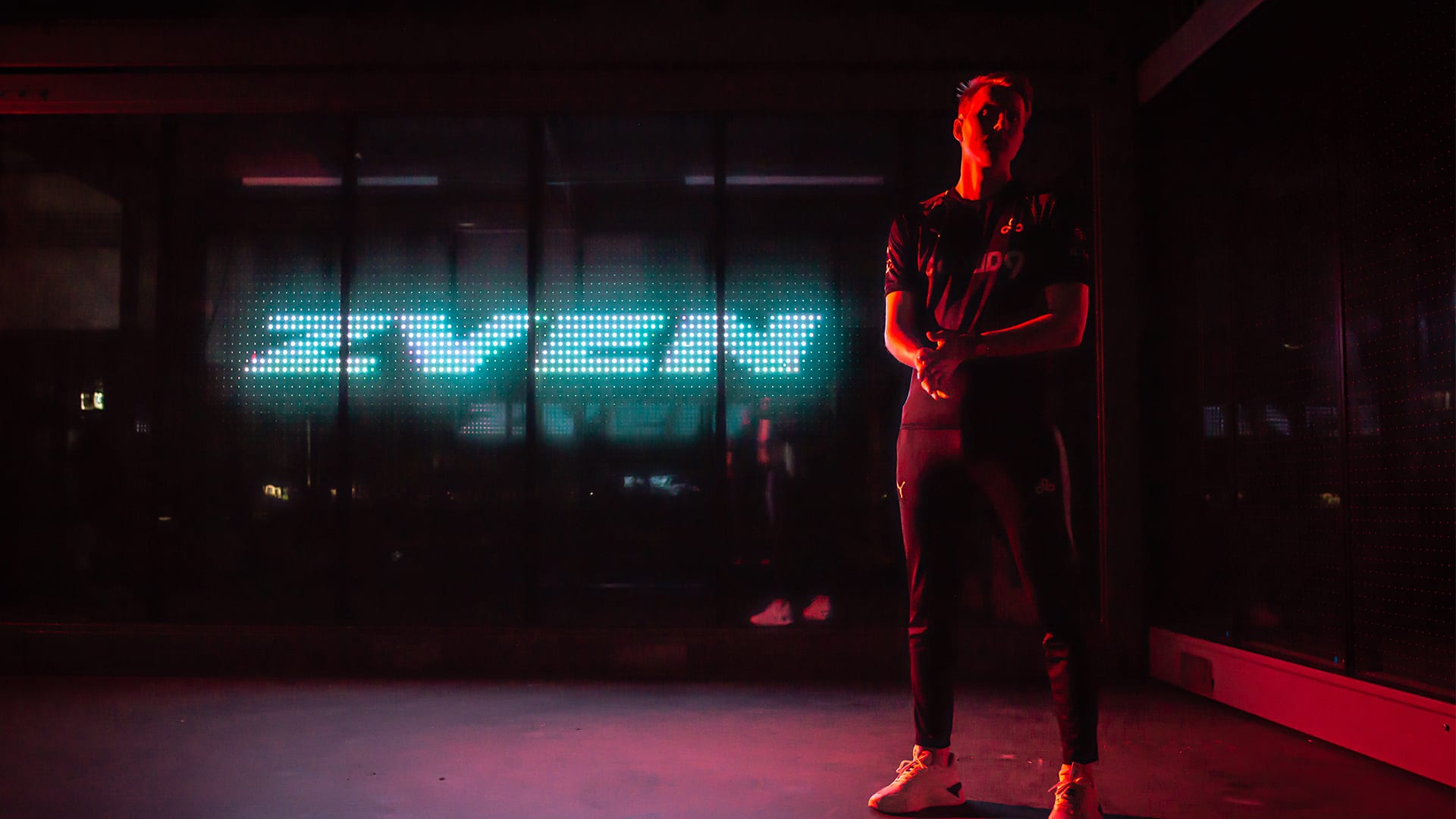 Zven returns to LCS starting roster