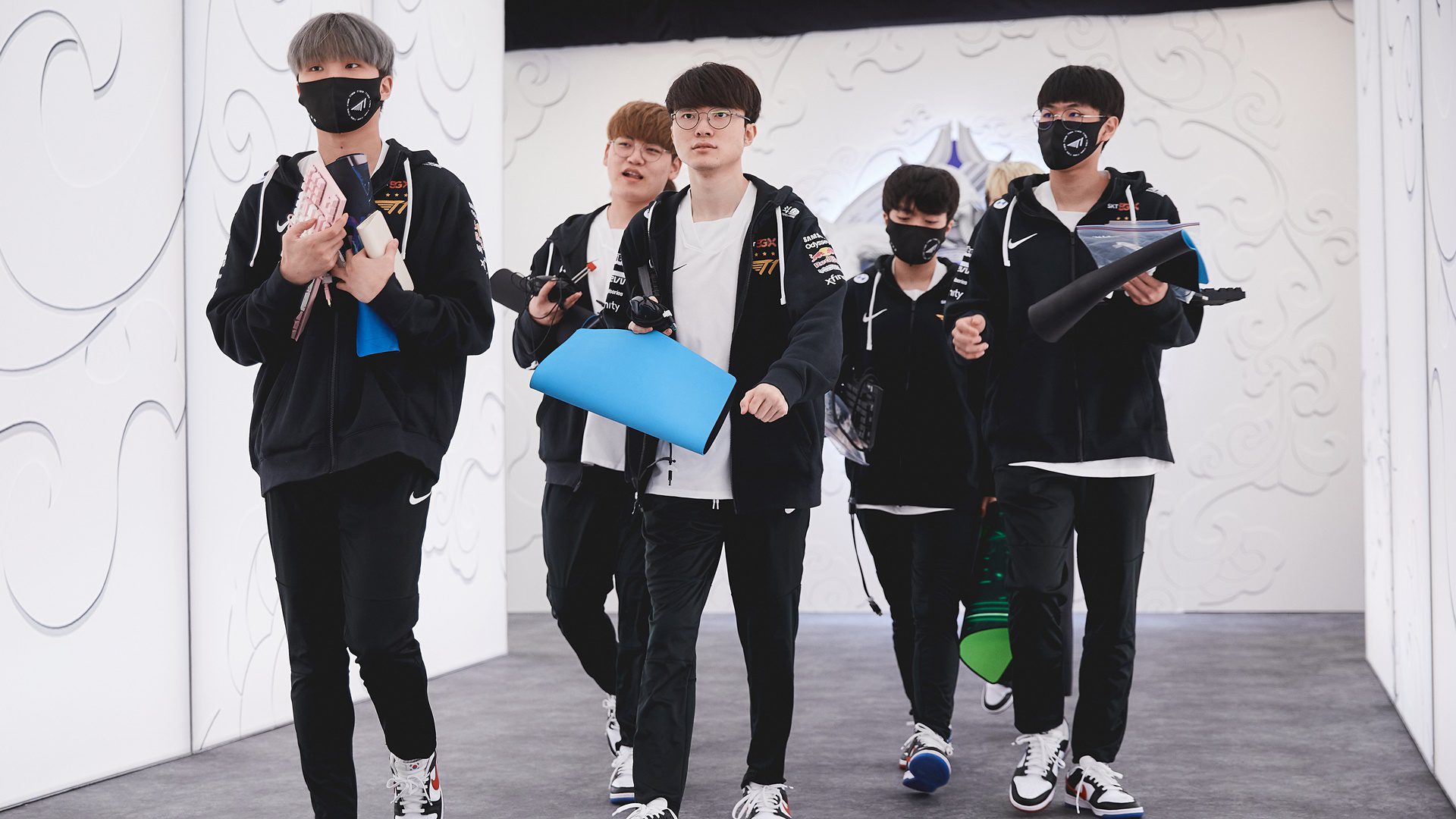 Faker and T1, who are set to face of vs. HLE at Worlds 2021