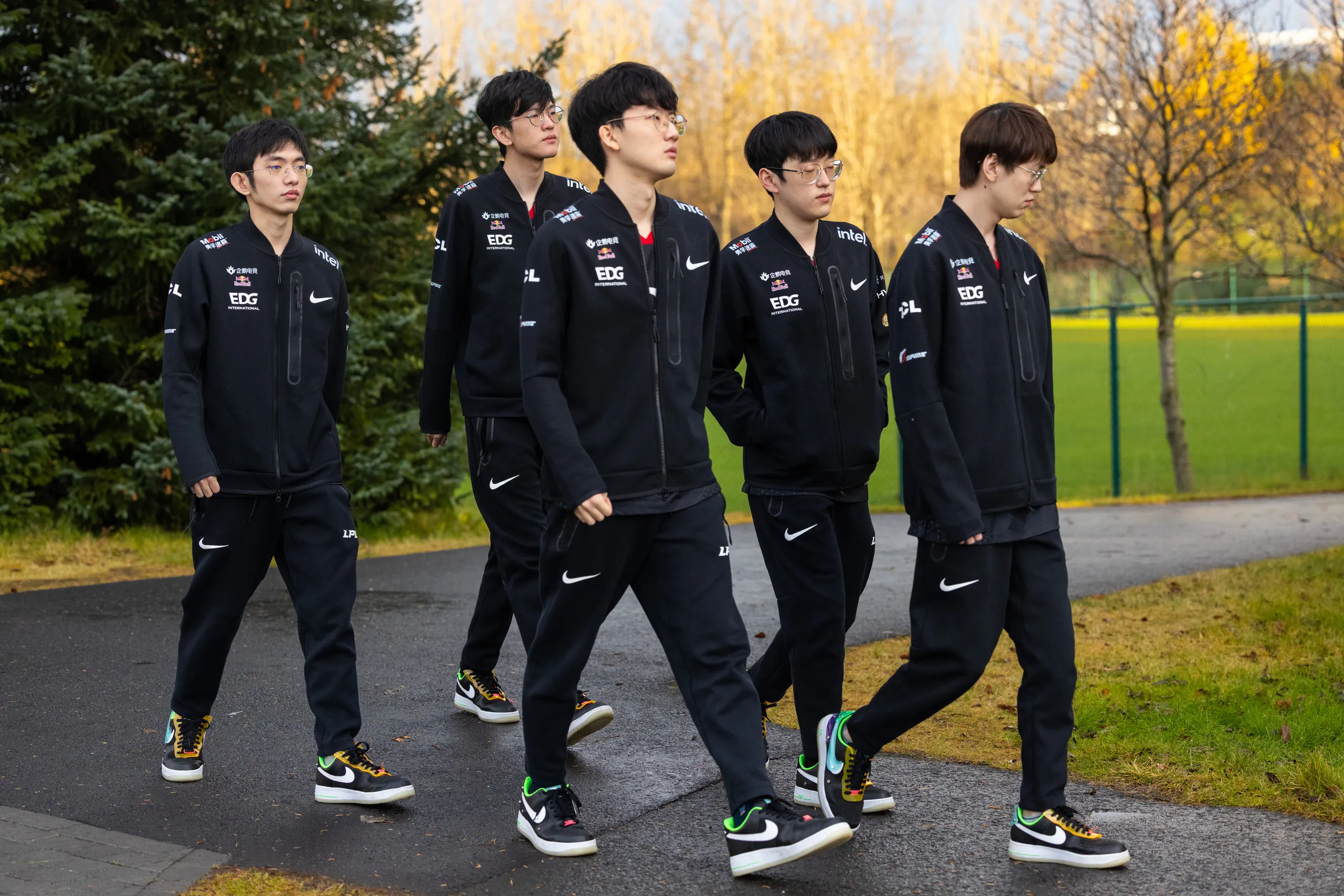 EDG advance to the Worlds 2021 Finals