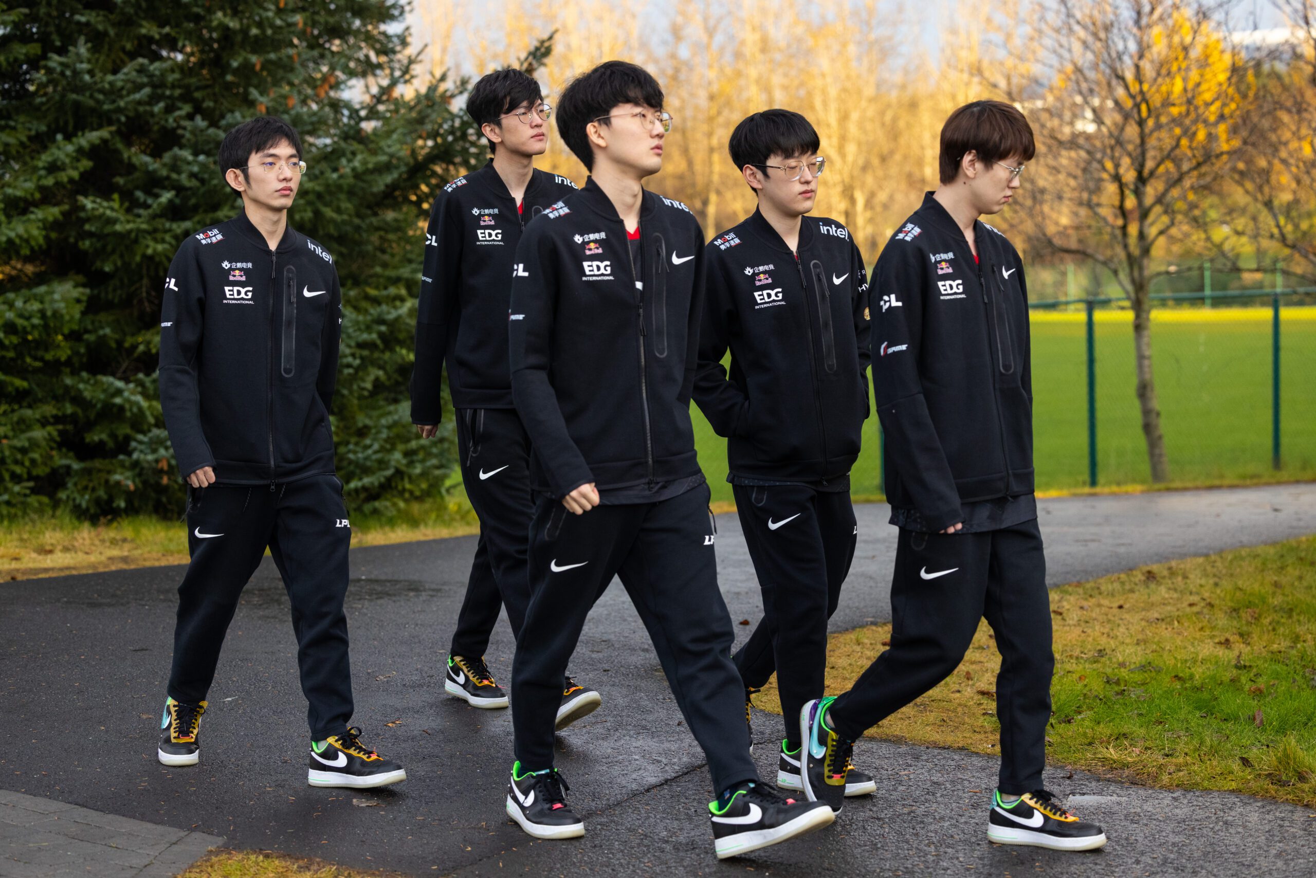 EDG advance to the Worlds 2021 Finals