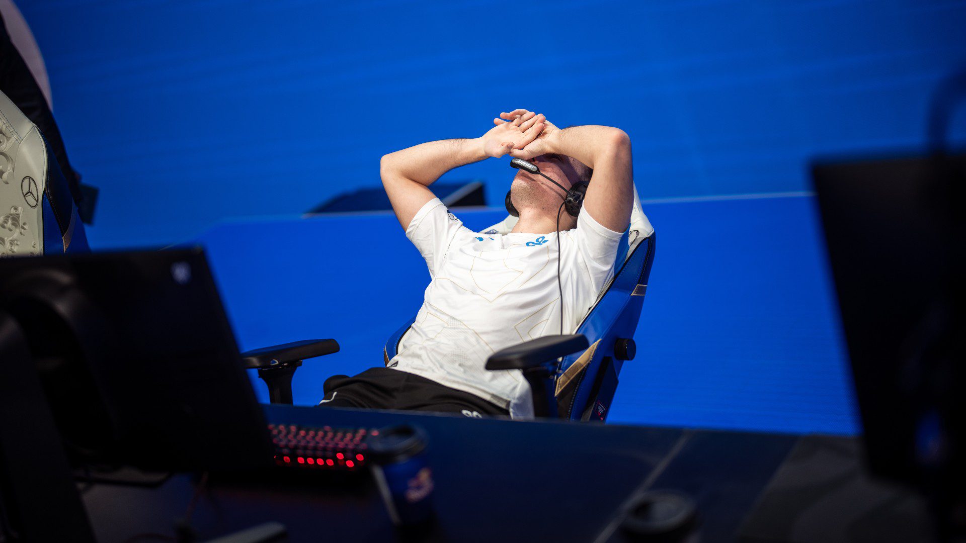 Worlds 2021 Cloud9 Heartbreaker Faker FunPlus Phoenix group stage day 2