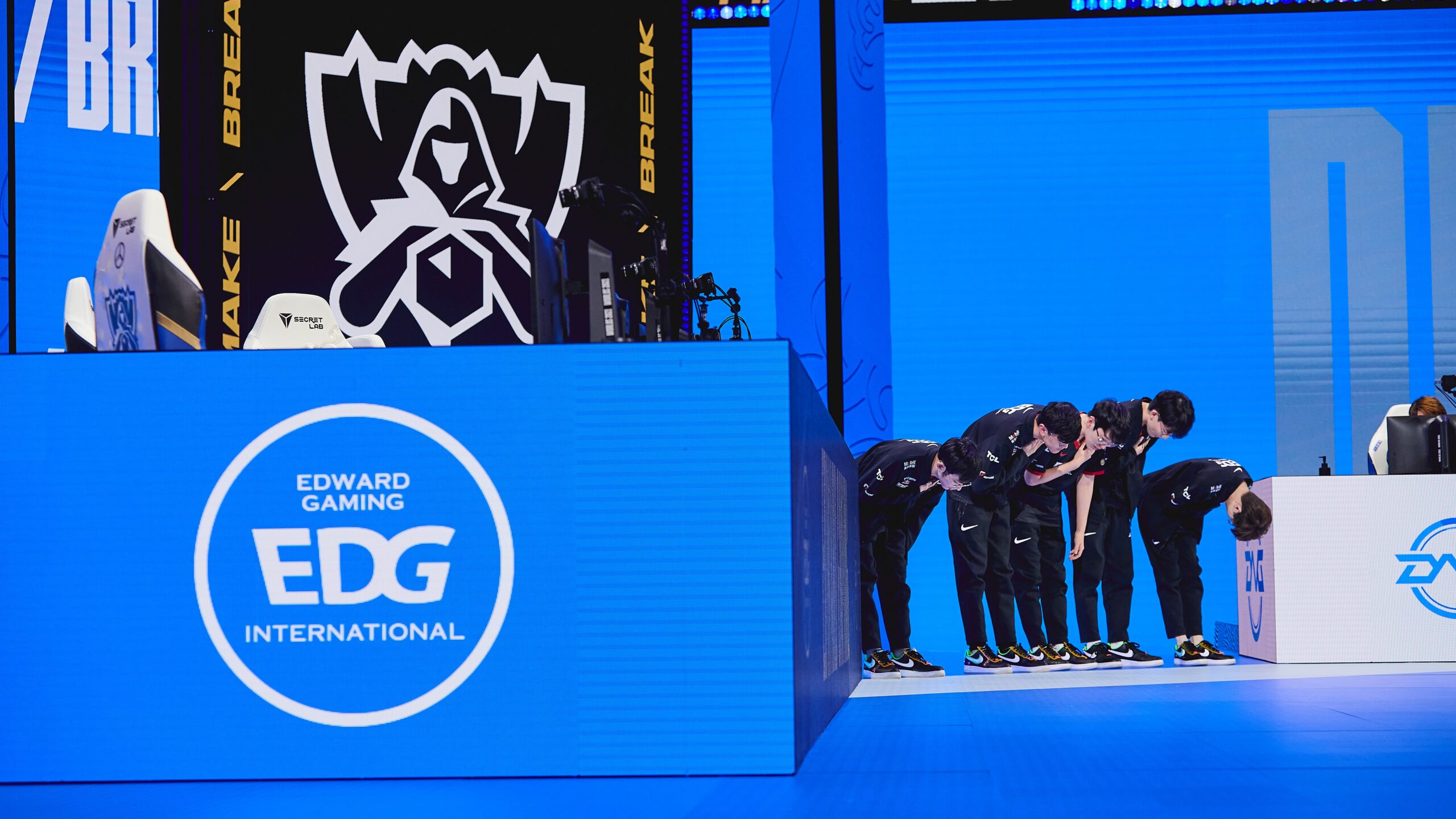 EDG are a part of the Worlds 2021 knockout draw