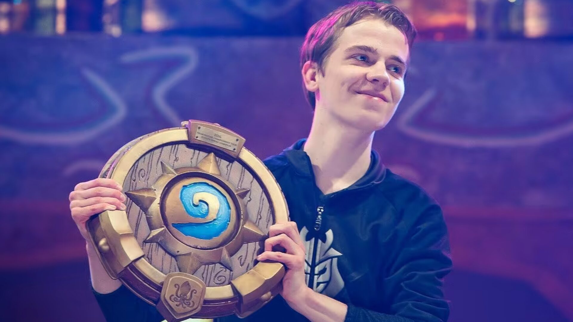 Thijs winning the 2016 HCT Europe Spring Championship.
