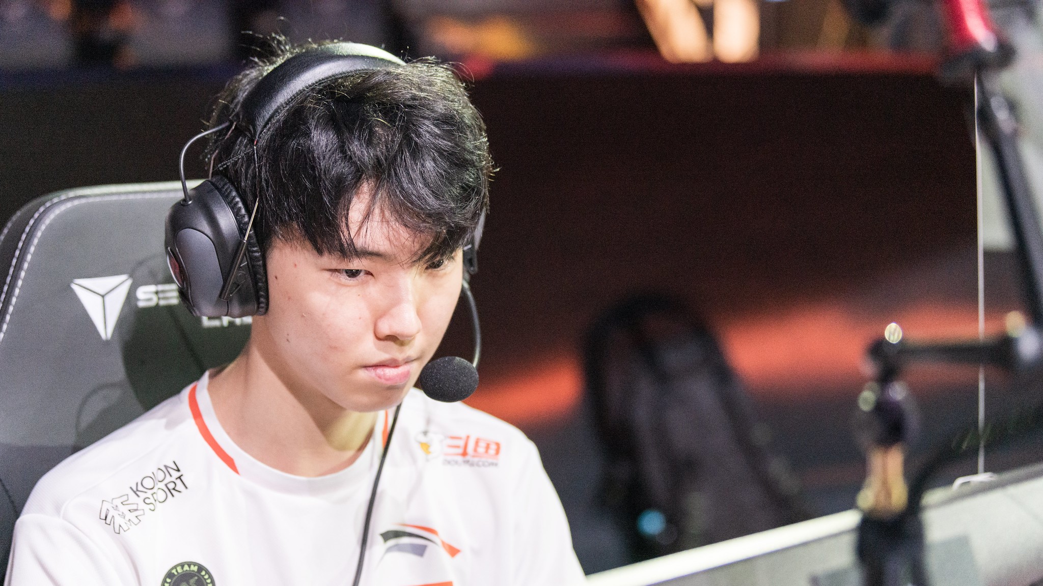Chovy plays for Hanwha Life Esports before his offseason move to Gen.G