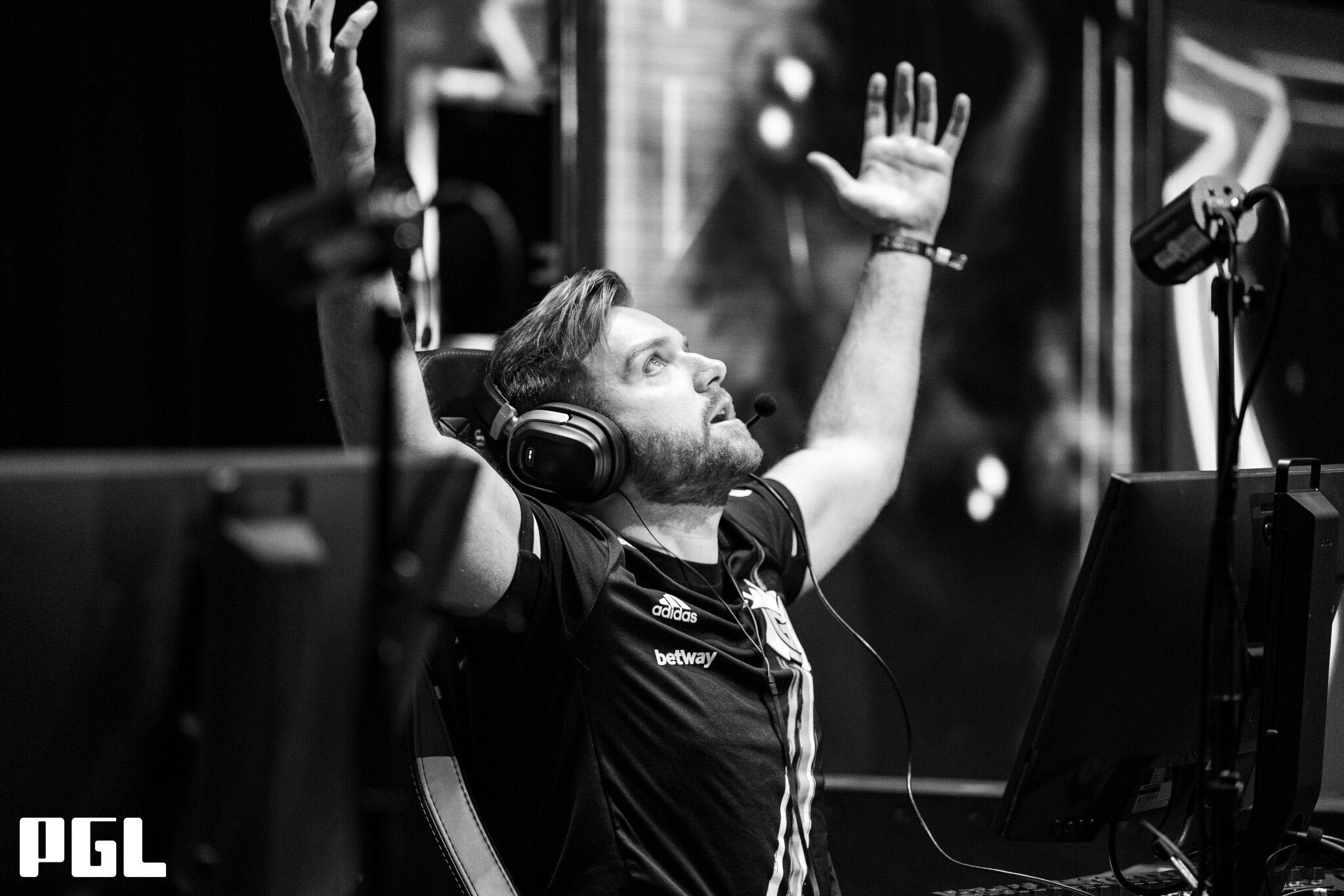 NiKo celebrates a round win at the PGL Major