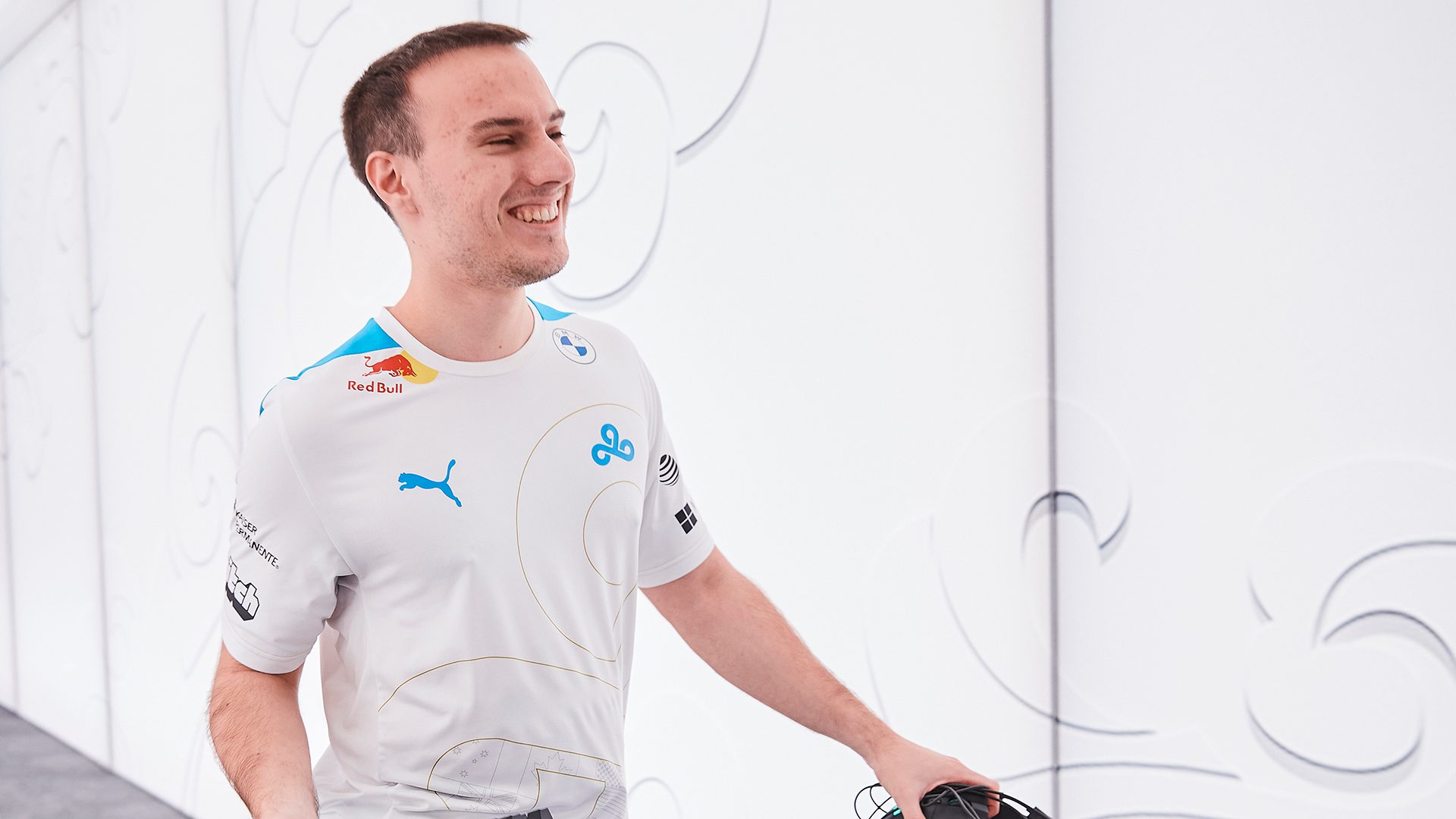Perkz in his Cloud9 jersey