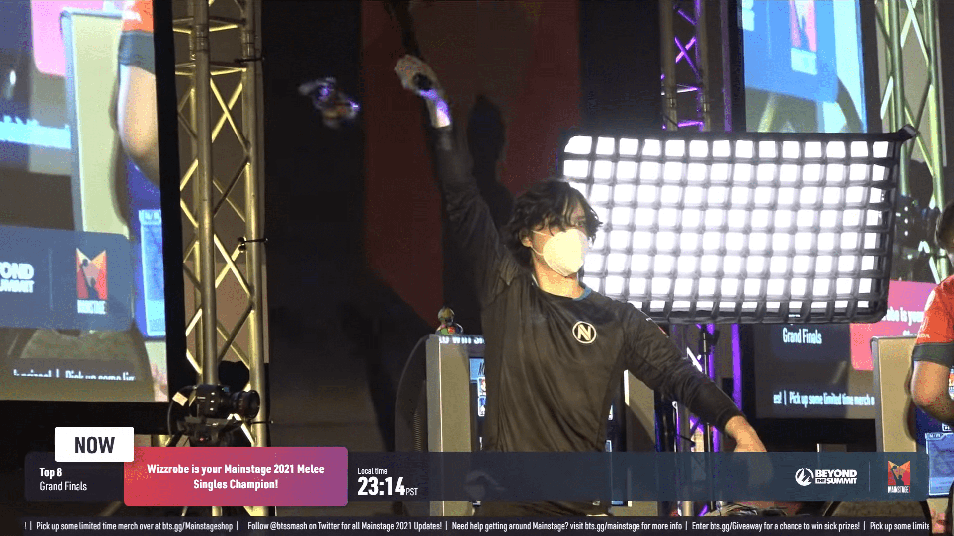 Wizzrobe swings his controller to celebrate winning Mainstage 2021 Melee Singles.