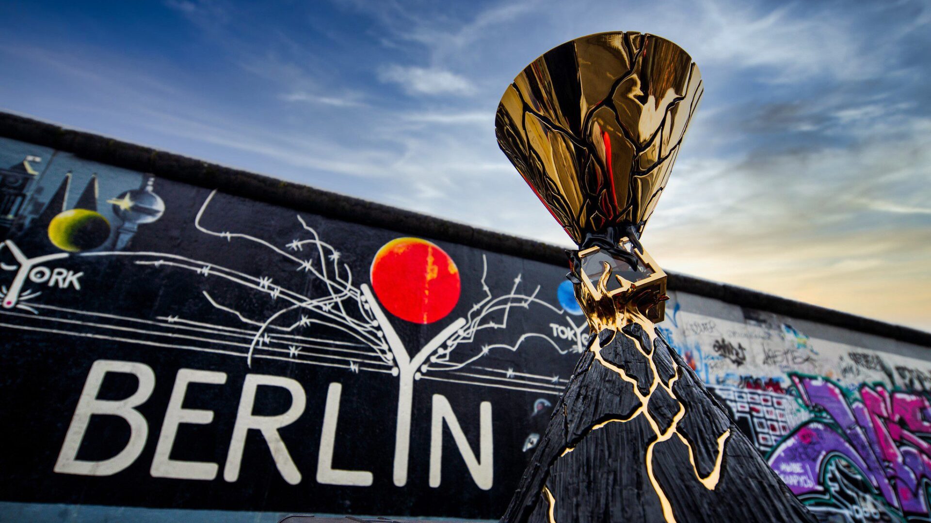 VALORANT Champions 2021 trophy
