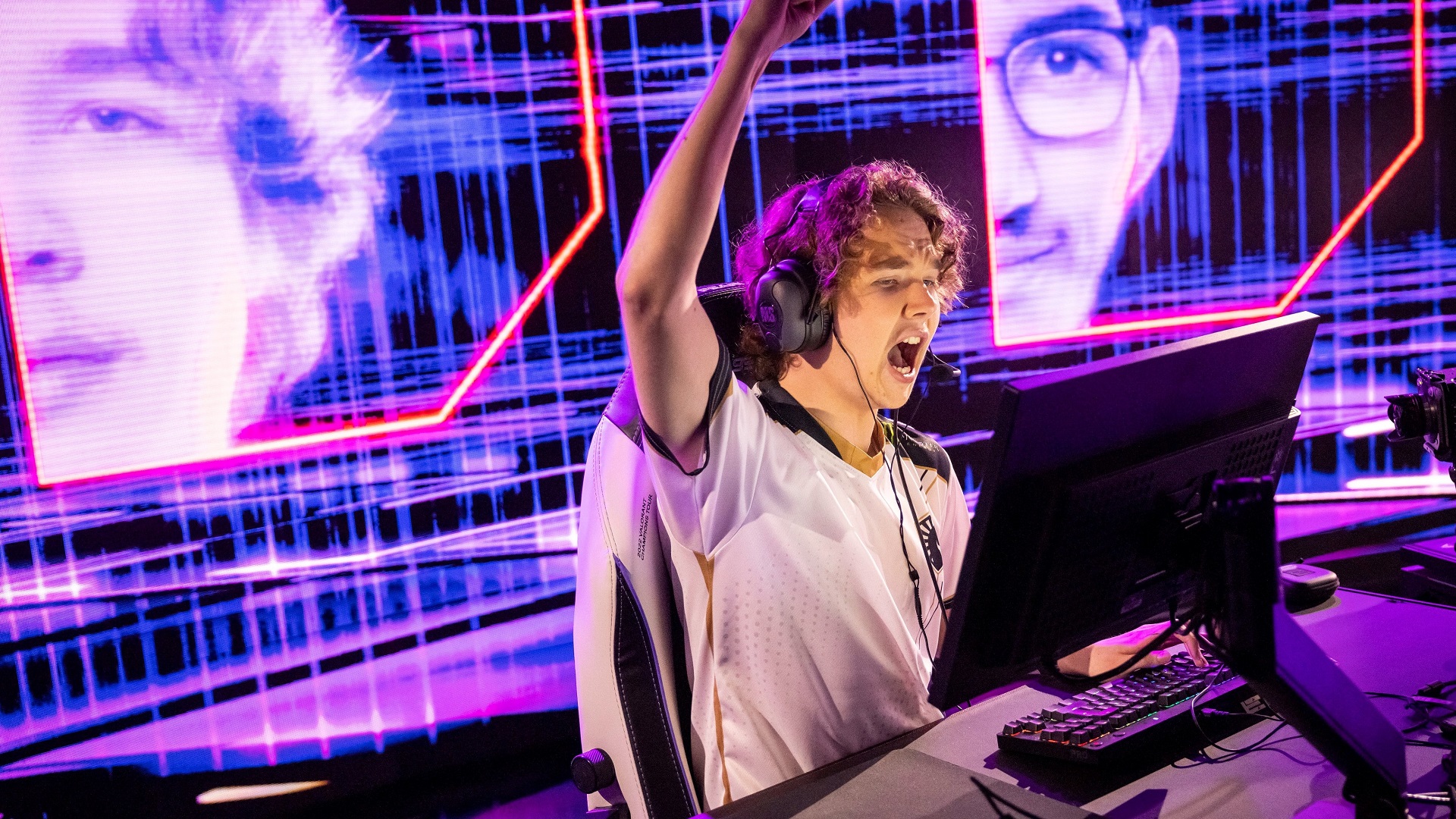 Elias "Jamppi" Olkkonen, celebrating on stage in Iceland. Team Liquid Masters 1