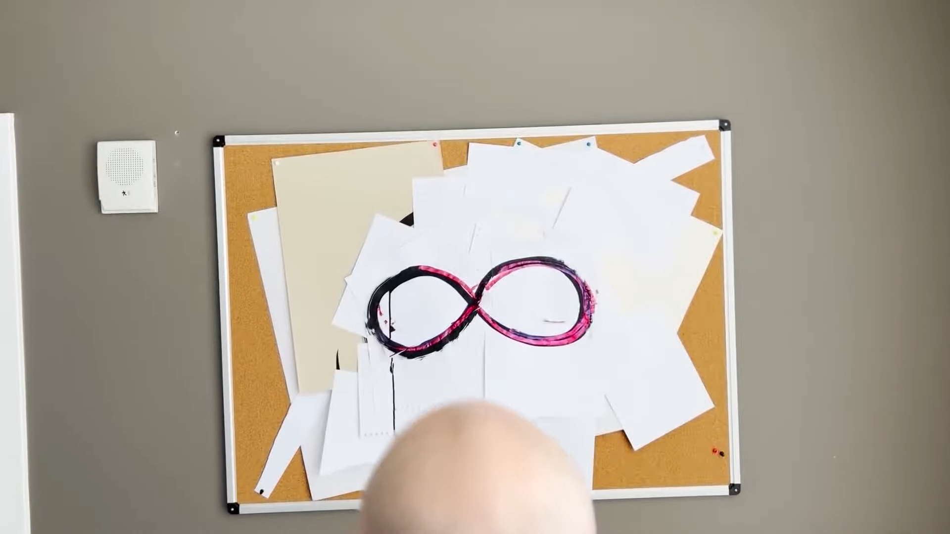 An infinity symbol from the Smash Ultimate Slingshot teaser trailer.