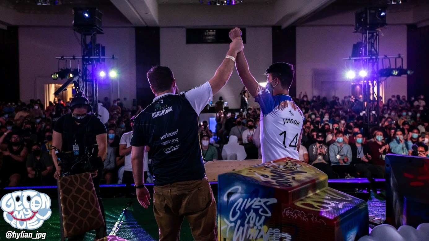 Hungrybox congratulates Jmook on his Melee run at GOML 2022, even after beating Jmook 3-1 in grand finals.