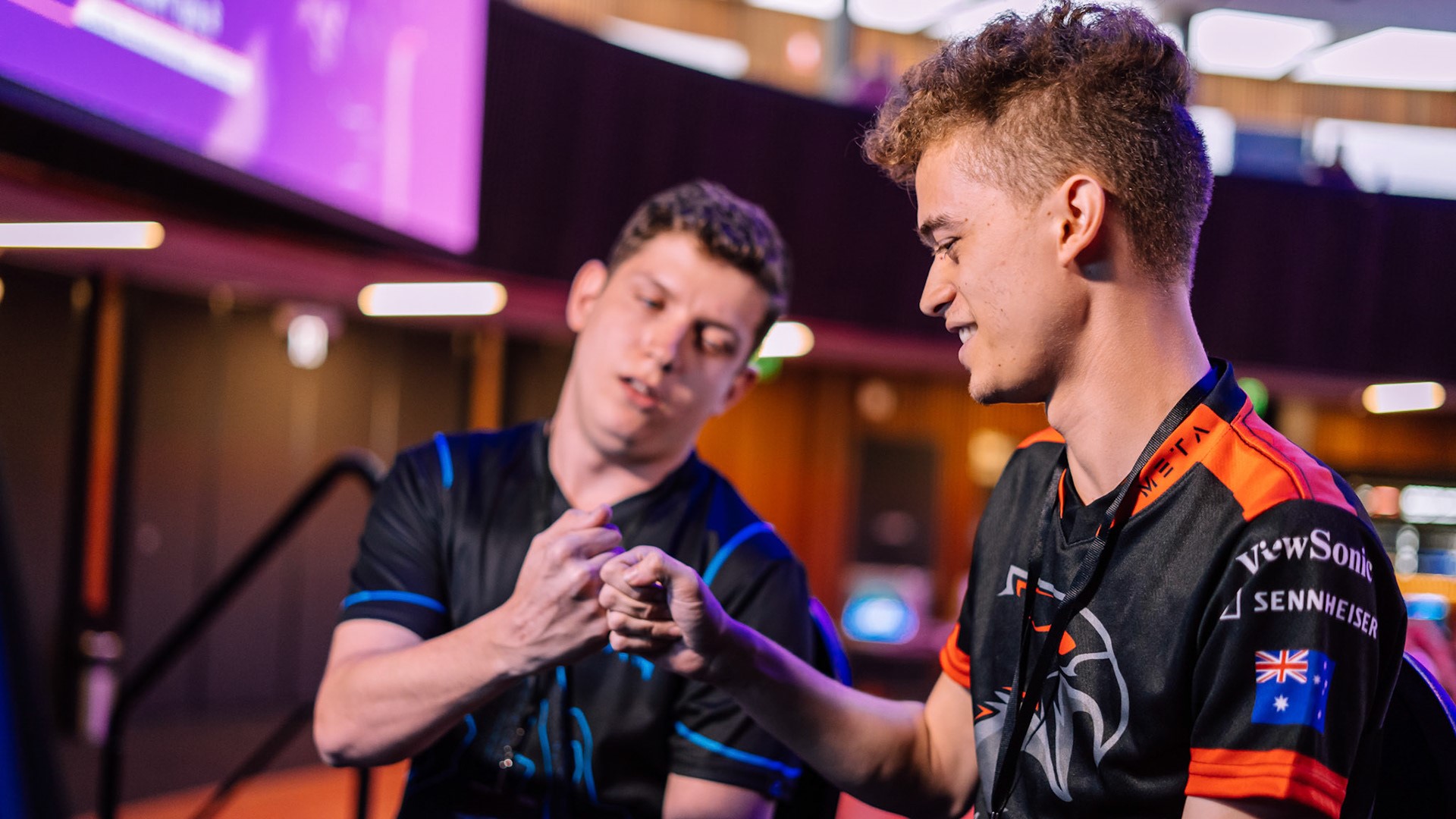 Spud, who will be at the Ludwig Smash Invitational LCQ, fist bumps iBDW.