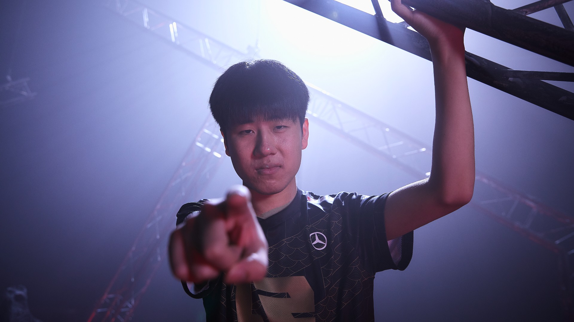 Worlds 2022 GALA pickems crystal ball players RNG