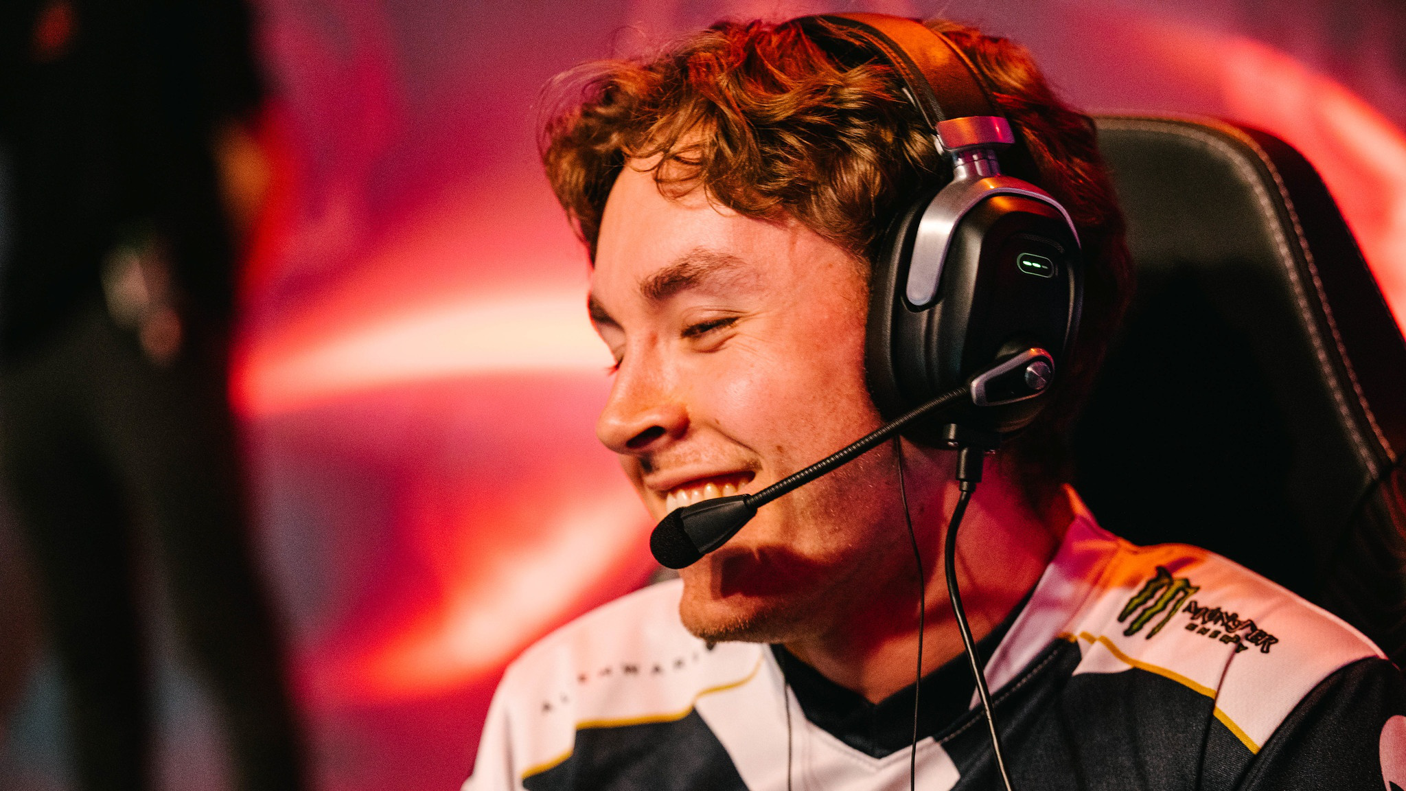 Zai laughs as Liquid beats Aster