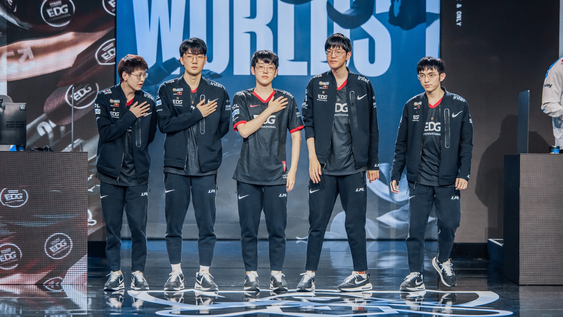 Worlds 2022 League of Legends Edward Gaming DRX EDG quarterfinals