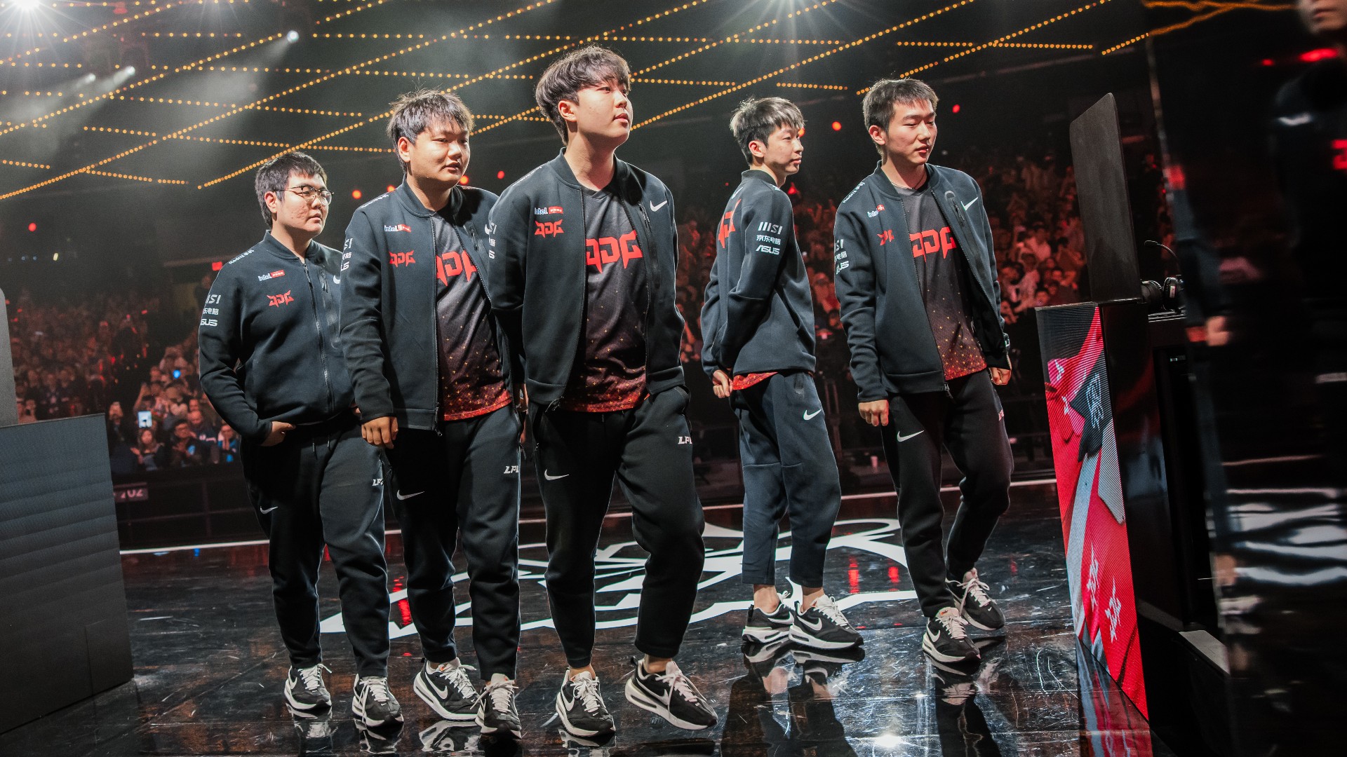 Worlds 2022 League of Legends JDG Group B G2 DK EG