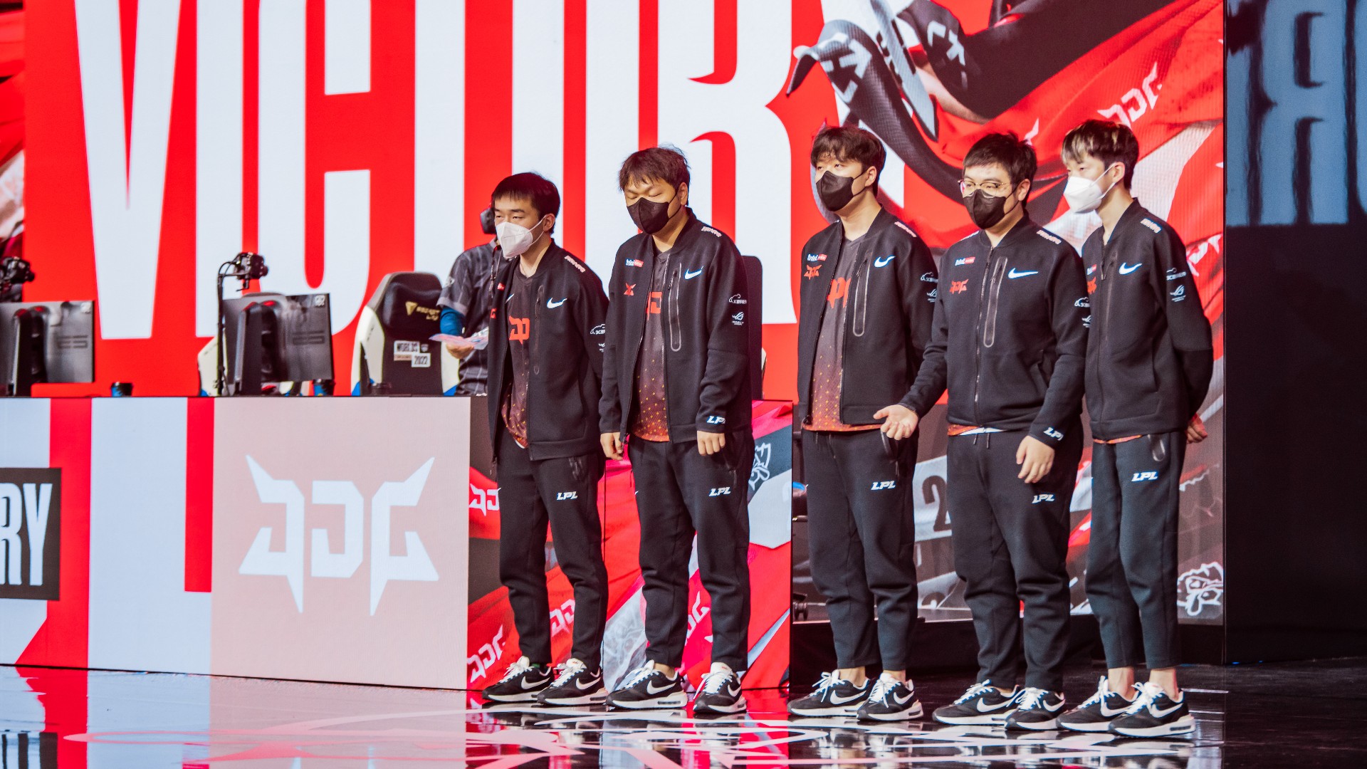 Worlds 2022 League of Legends JD Gaming JDG LPL T1 LCK semifinals