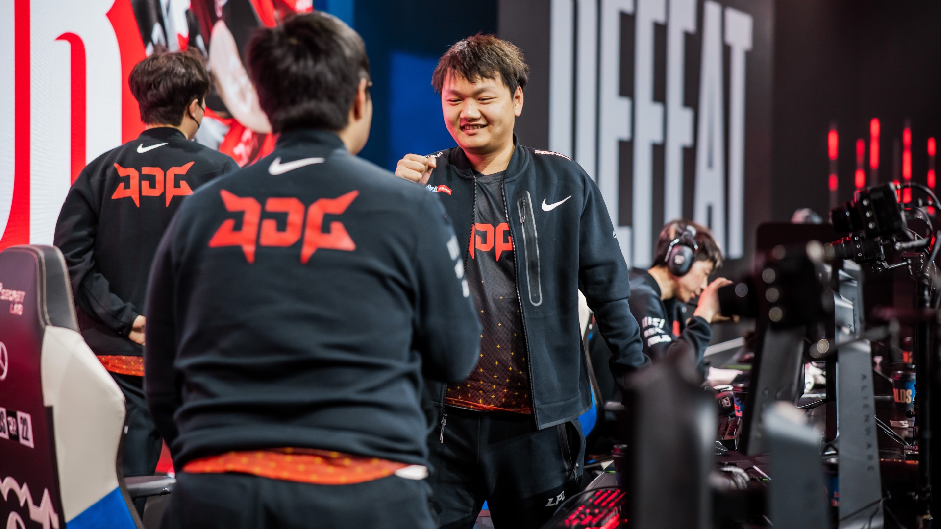 Worlds 2022 League of Legends JDG Yagao Rogue Quarterfinals Knockout stage