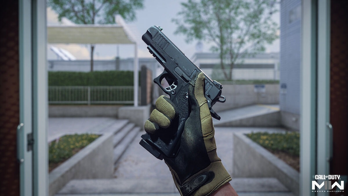 The best 9mm Daemon loadout in Warzone