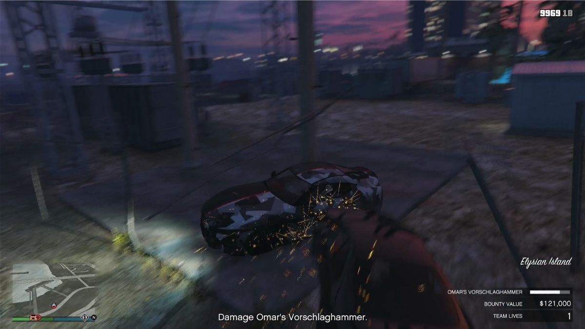 Cars crashing during the Omar Garcia bounty mission in GTA Online.