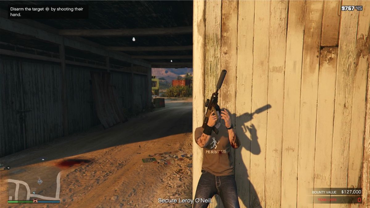 GTA Online player fighting Leroy O'Neil and showing his location. 