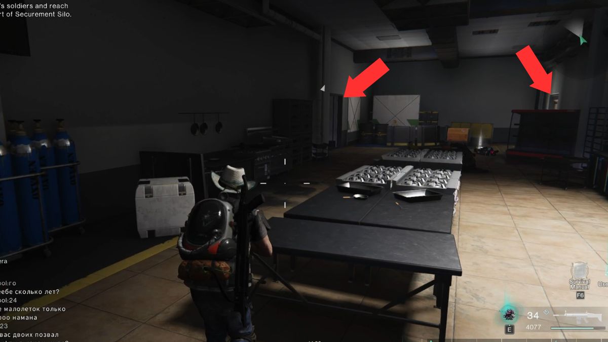 A player enters a room that has two doorways exiting from it, highlighted by arrows for player guidance in Securement Silo PSI. 